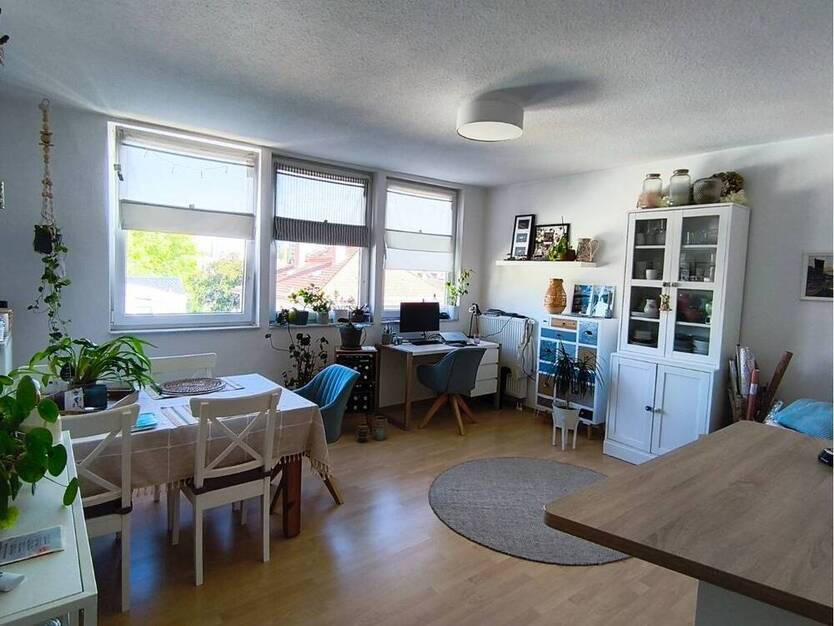 **Schicke, helle 2-Zi. Maisonette Wohnung, Westend-Nord, Reuterweg + EBK + Balkon**