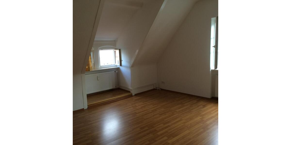 Dachgeschoßwohnung Gotha - 2 Zimmer, 72 m&sup2;, 400&euro; | Angebot:25543325