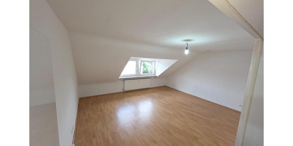 69m² Dachgeschosswohnung 1 zimmer