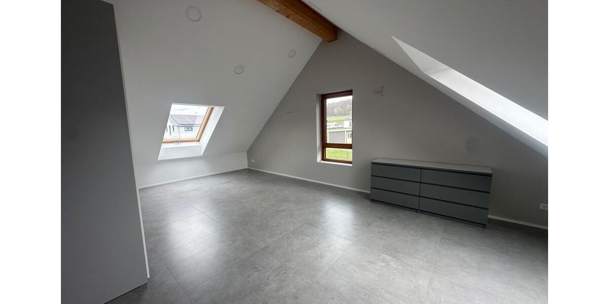 Dachgeschoßwohnung Ebersburg - 1.5 Zimmer, 85 m&sup2;, 1.100&euro; | Angebot:26391420