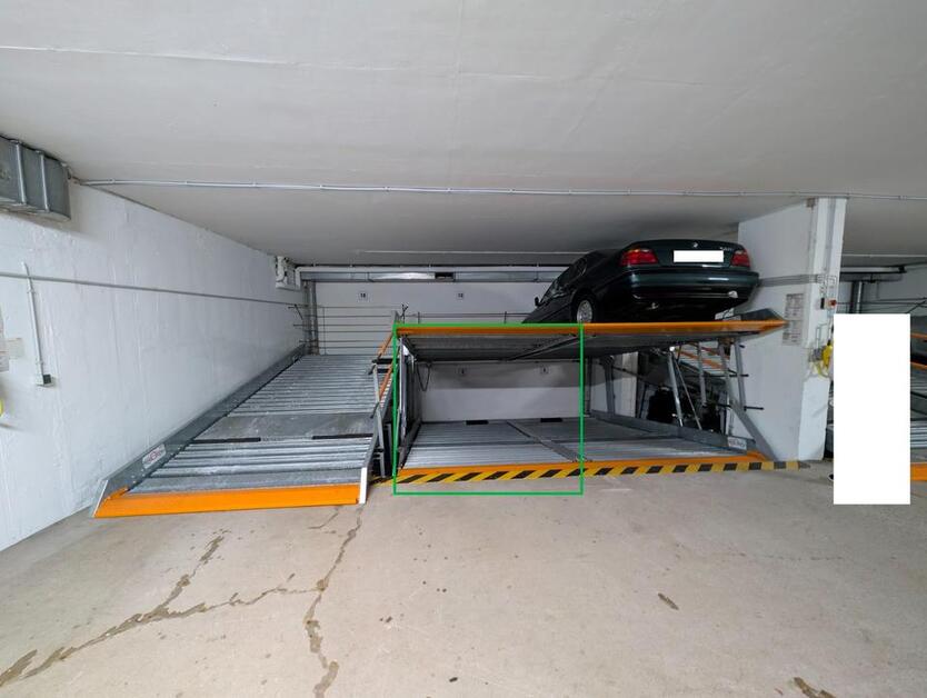 Garagenplatz zu vermieten – ideal für Hatchback oder Limousine