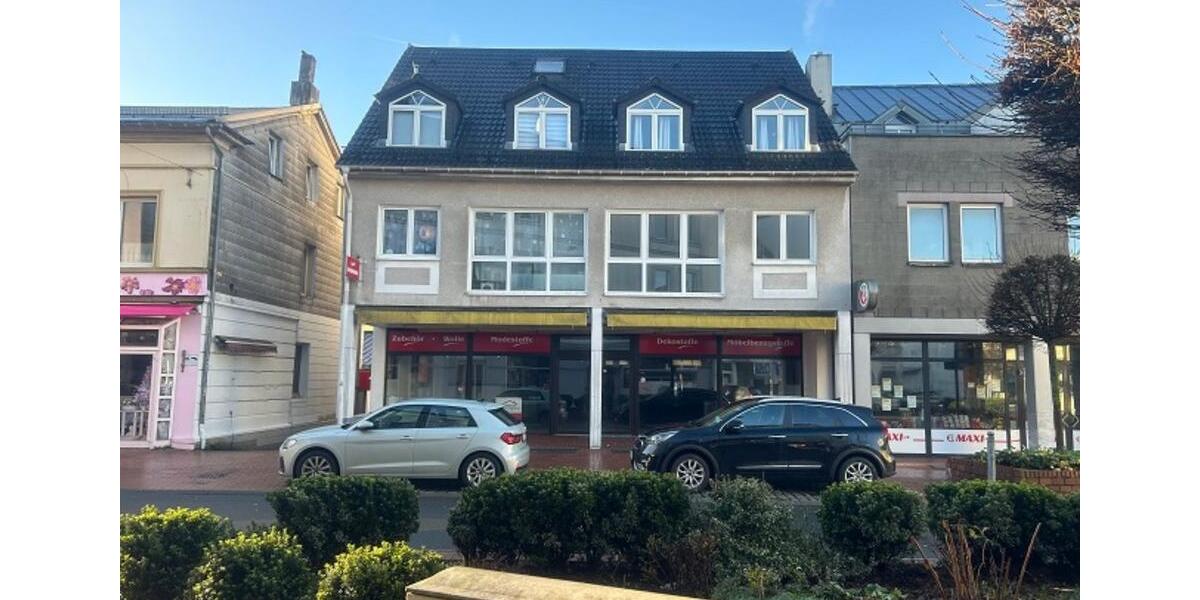 Großes lichtdurchflutetes Ladenlokal mit großer Schaufensterfront, welches für viele Branchen geeignet ist in hoch-frequentierter Lage von Lüdenscheid zimmer