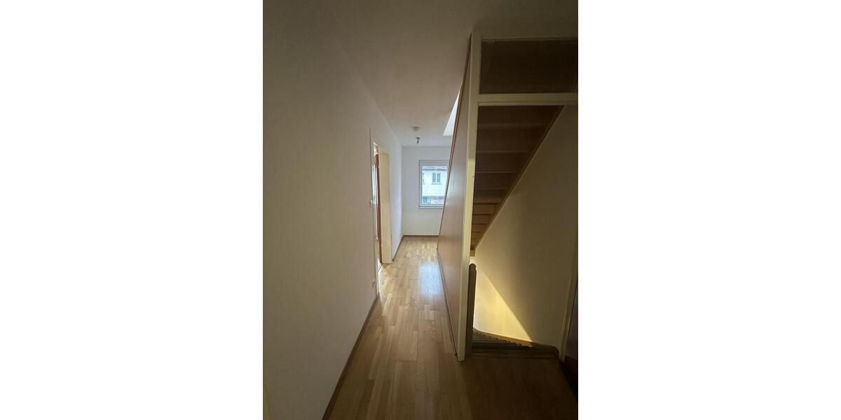Doppelhaushälfte Stuttgart Vaihingen - 5 Zimmer, 128 m&sup2;, 1.750&euro; | Angebot:25157902