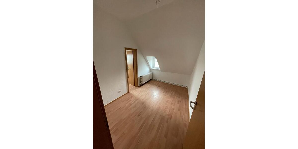 Dachgeschoßwohnung Hameln - 4 Zimmer, 120 m&sup2;, 850&euro; | Angebot:24397985