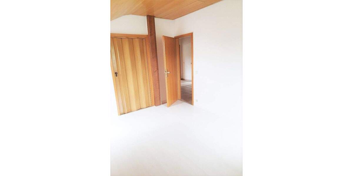 Etagenwohnung Hünstetten Wallbach - 3 Zimmer, 98 m&sup2;, 790&euro; | Angebot:25839129