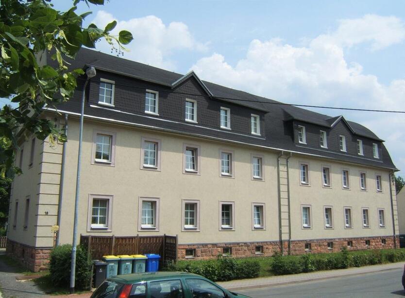 Schöne attraktive 2- Raumwohnung mit Einbauküche zimmer