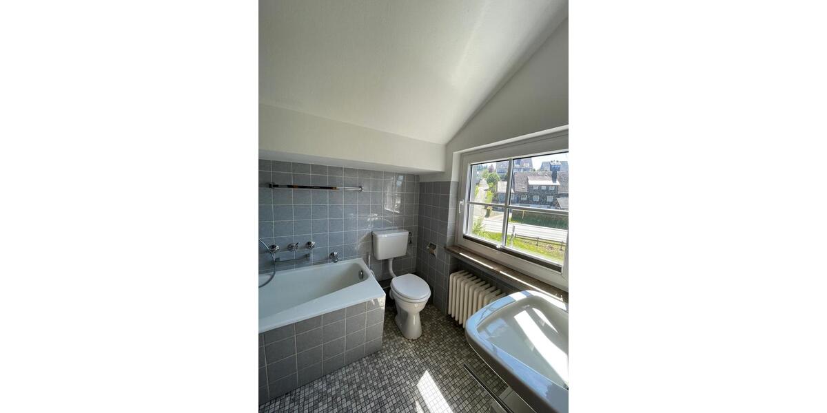 Dachgeschoßwohnung Olsberg - 2 Zimmer, 122 m&sup2;, 1.200&euro; | Angebot:26192324
