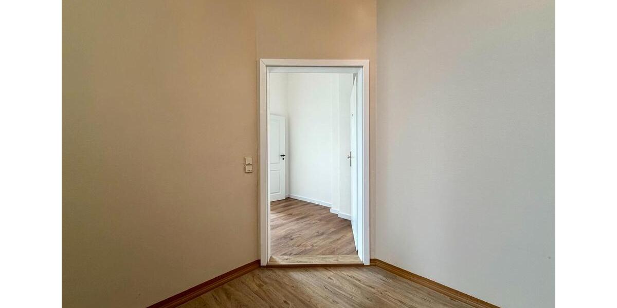 Erdgeschoßwohnung Naumburg (Saale) - 4 Zimmer, 120 m&sup2;, 950&euro; | Angebot:26588579