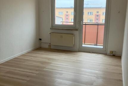 Helle 4 Zimmer Wohnung in Leutzsch mit Balkon, ruhige Lage 4 zimmer