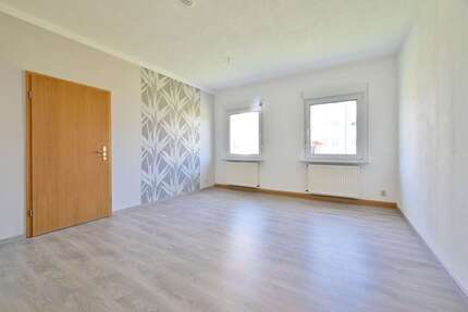 Wohnung zum Mieten in Bärenstein 285 € 57.46 m²