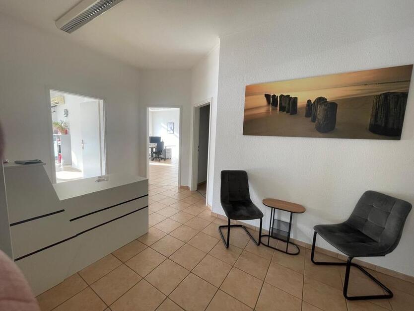 Größzügiges Büro zu vermieten