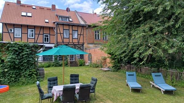 Mehrfamilienhaus, Wohnhaus Ballenstedt - 7 Zimmer, 250 m&sup2;, 1.400&euro; | Angebot:26627271