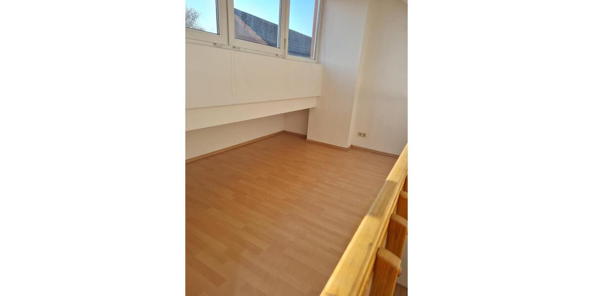 Dachgeschoßwohnung Burg Stargard - 1 Zimmer, 60 m&sup2;, 375&euro; | Angebot:20578438