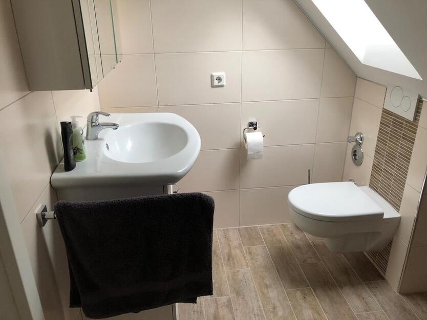 Moderne 2,5 Zimmer Wohnung mit Blick auf die Agger