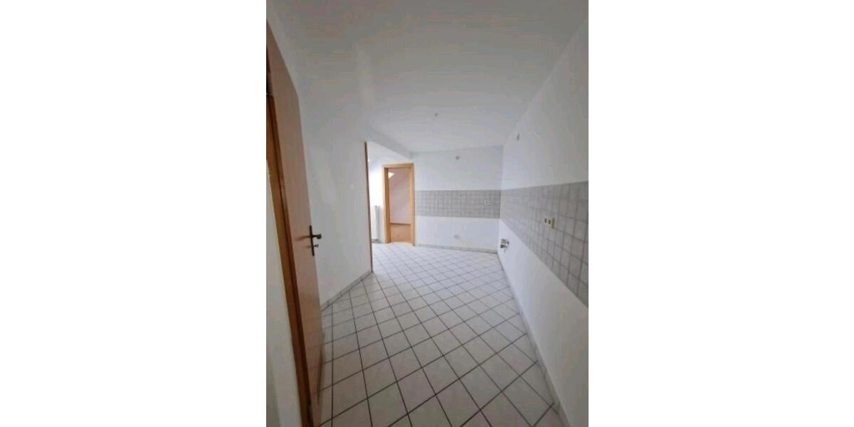 Dachgeschoßwohnung Gera Alt-Bieblach - 4 Zimmer, 110 m&sup2;, 1.100&euro; | Angebot:25992455