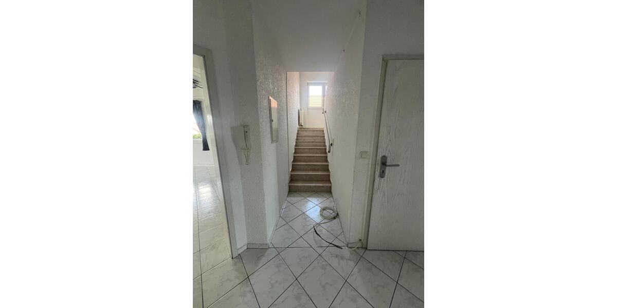 Etagenwohnung Friedberg (Hessen) - 4 Zimmer, 120 m&sup2;, 1.250&euro; | Angebot:26550222