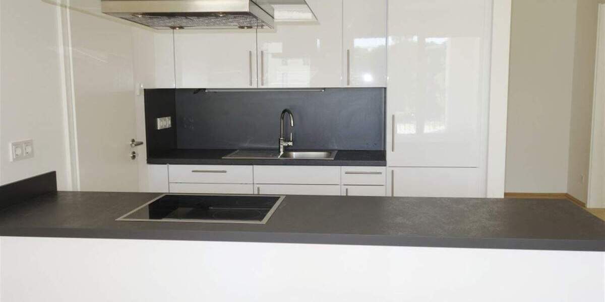 Etagenwohnung Mönchengladbach Stadtmitte - 2 Zimmer, 103 m&sup2;, 1.379&euro; | Angebot:25052081