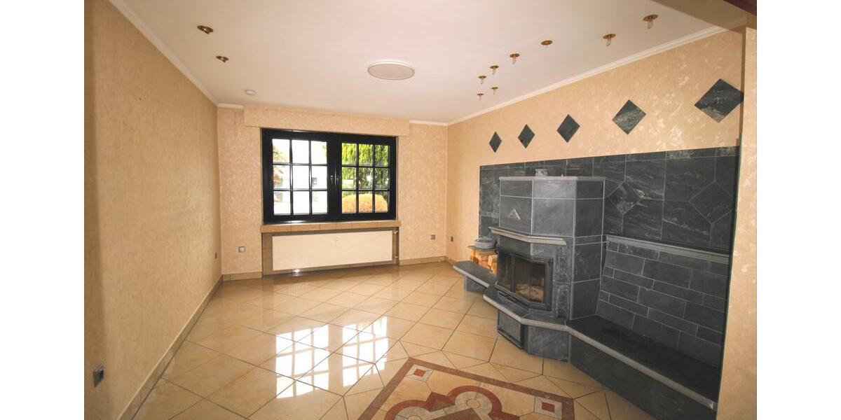 Einfamilienhaus Arnsberg Holzen - 6 Zimmer, 200 m&sup2;, 1.600&euro; | Angebot:24549619