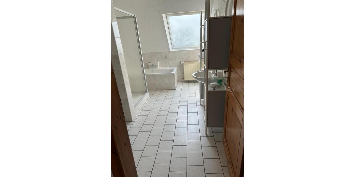Dachgeschoßwohnung Sprakensehl - 4 Zimmer, 120 m&sup2;, 690&euro; | Angebot:26517095