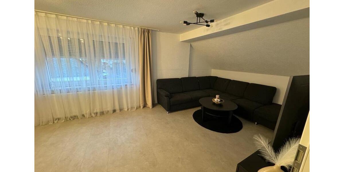 Dachgeschoßwohnung Werdohl - 4 Zimmer, 82 m&sup2;, 850&euro; | Angebot:24619356