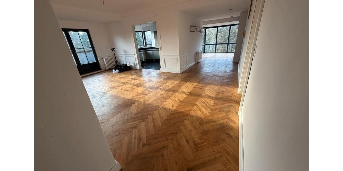 Penthouse mit Blick ins Grüne - oben wohnen, unten frühstücken 3 zimmer