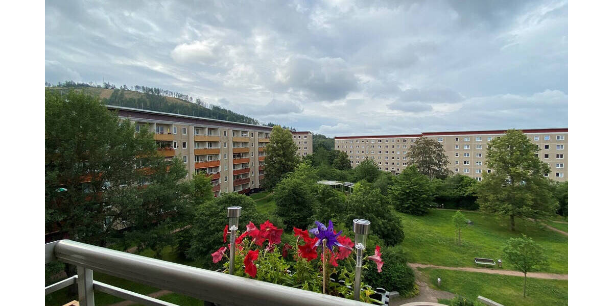 Etagenwohnung Suhl Neundorf - 4 Zimmer, 64 m&sup2;, 400&euro; | Angebot:26393587