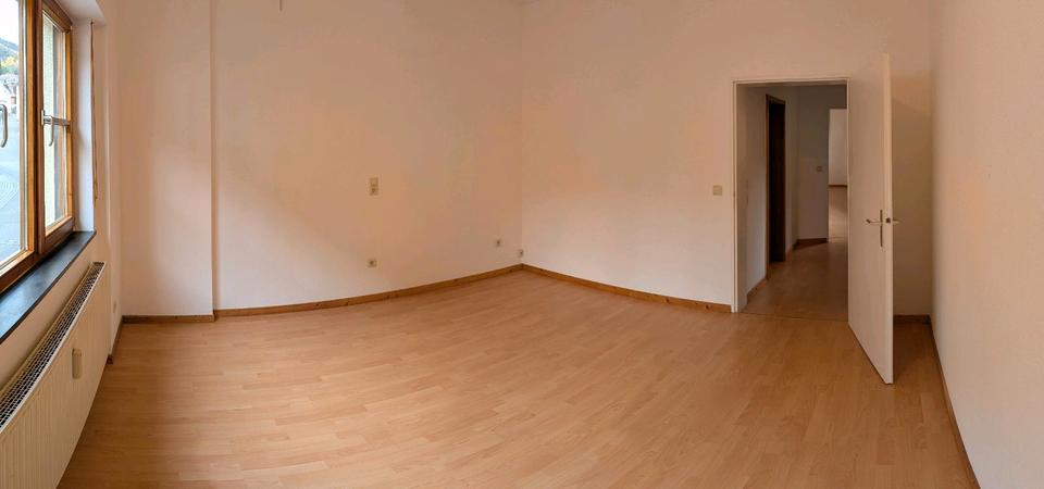 Erdgeschoßwohnung Dossenheim - 2 Zimmer, 100 m&sup2;, 1.300&euro; | Angebot:25053790