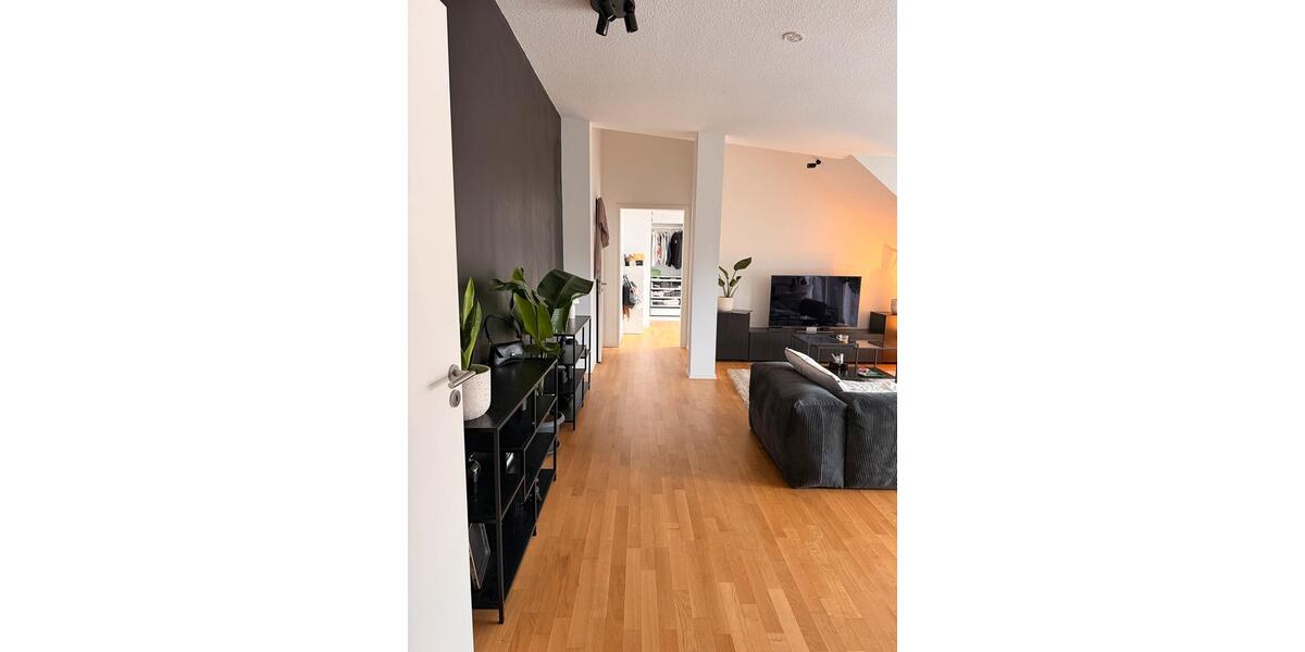 Dachgeschoßwohnung Hannover Vahrenwald-List - 2 Zimmer, 80 m&sup2;, 1.090&euro; | Angebot:26038979