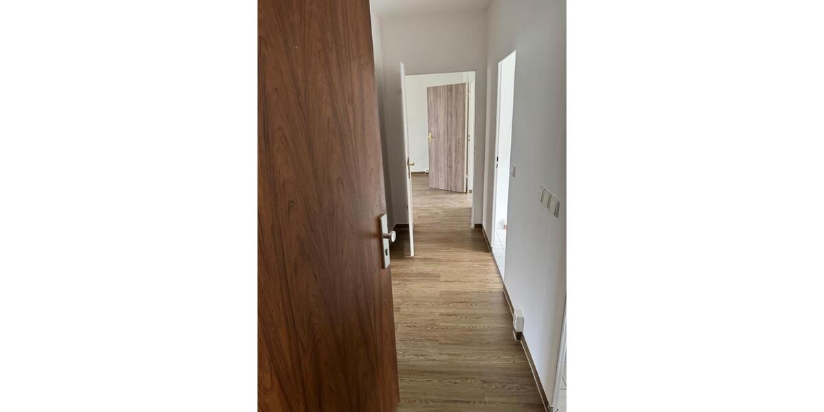 Ab Januar günstige renovierte 4-Zimmer Altbau Erdgeschoß-Wohnung 4 zimmer