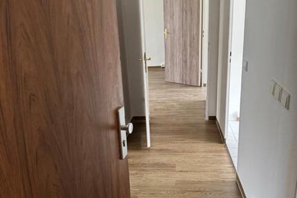 Wohnung Sömmerda - 4 Zimmer, 72 m&sup2;, 399&euro; | Angebot:19574183