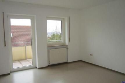 *** ATTRAKTIVE, 3 ZIMMER MIT BALKON UND GARTENANTEIL*** 3 zimmer