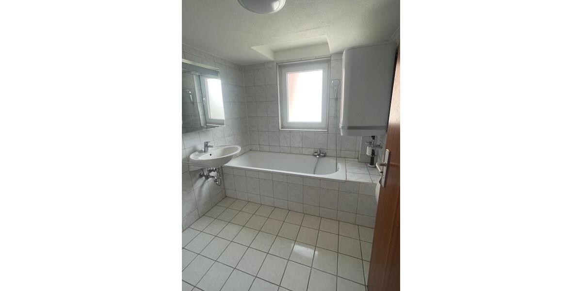 Dachgeschoßwohnung Rottenburg am Neckar - 3 Zimmer, 69 m&sup2;, 690&euro; | Angebot:26580014