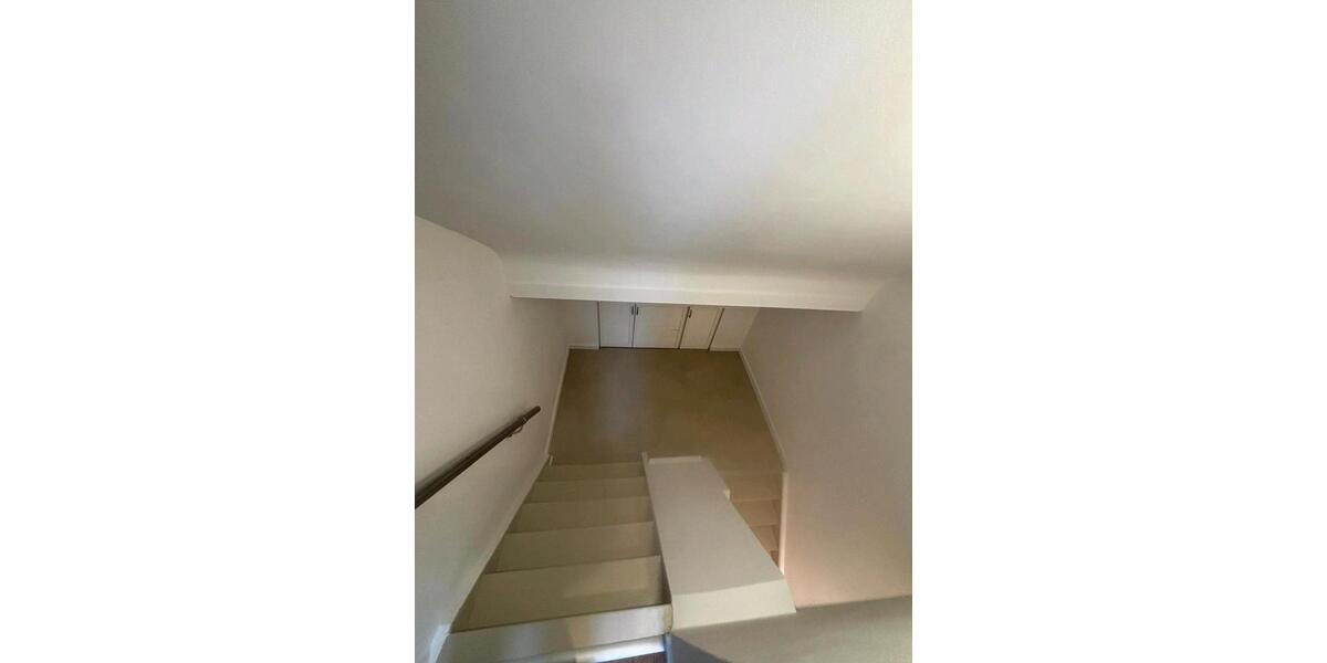 Dachgeschoßwohnung Mönchengladbach Süd - 2.5 Zimmer, 74 m&sup2;, 820&euro; | Angebot:26660538