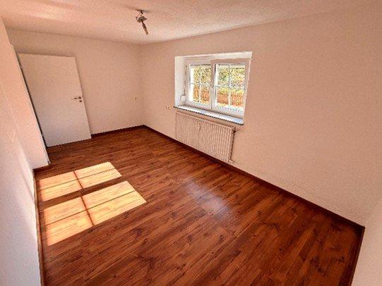 Erdgeschoßwohnung Gunzenhausen - 4 Zimmer, 124 m&sup2;, 965&euro; | Angebot:26429646