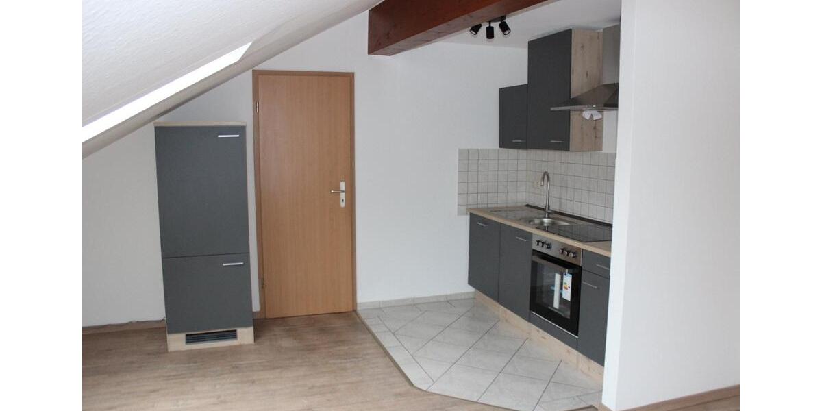 Dachgeschoßwohnung Döbeln - 2 Zimmer, 36 m&sup2;, 250&euro; | Angebot:26563583