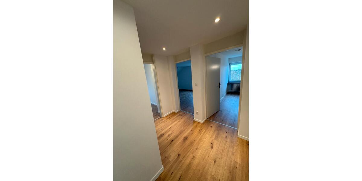 Dachgeschoßwohnung Nürnberg Altenfurt - 3 Zimmer, 75 m&sup2;, 1.200&euro; | Angebot:26049421