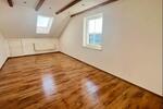 Dachgeschoßwohnung Adlkofen - 3 Zimmer, 66 m&sup2;, 800&euro; | Angebot:26694023