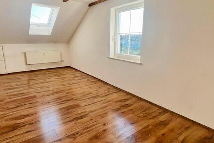 Wohnung Adlkofen - 3 Zimmer, 66 m&sup2;, 800&euro; | Angebot:26694023