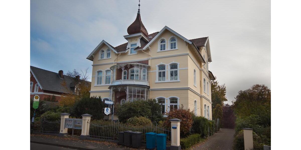 Wunderschöne helle 2-Zi. Wohng, mit Balkon im EG einer Altbauvilla in Zentrum von Bad Oeynhausen 2 zimmer