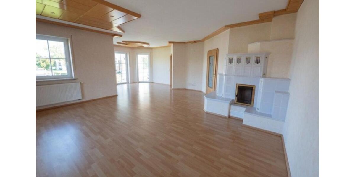 Erdgeschoßwohnung Fürstenstein - 4 Zimmer, 153 m&sup2;, 1.060&euro; | Angebot:24998502