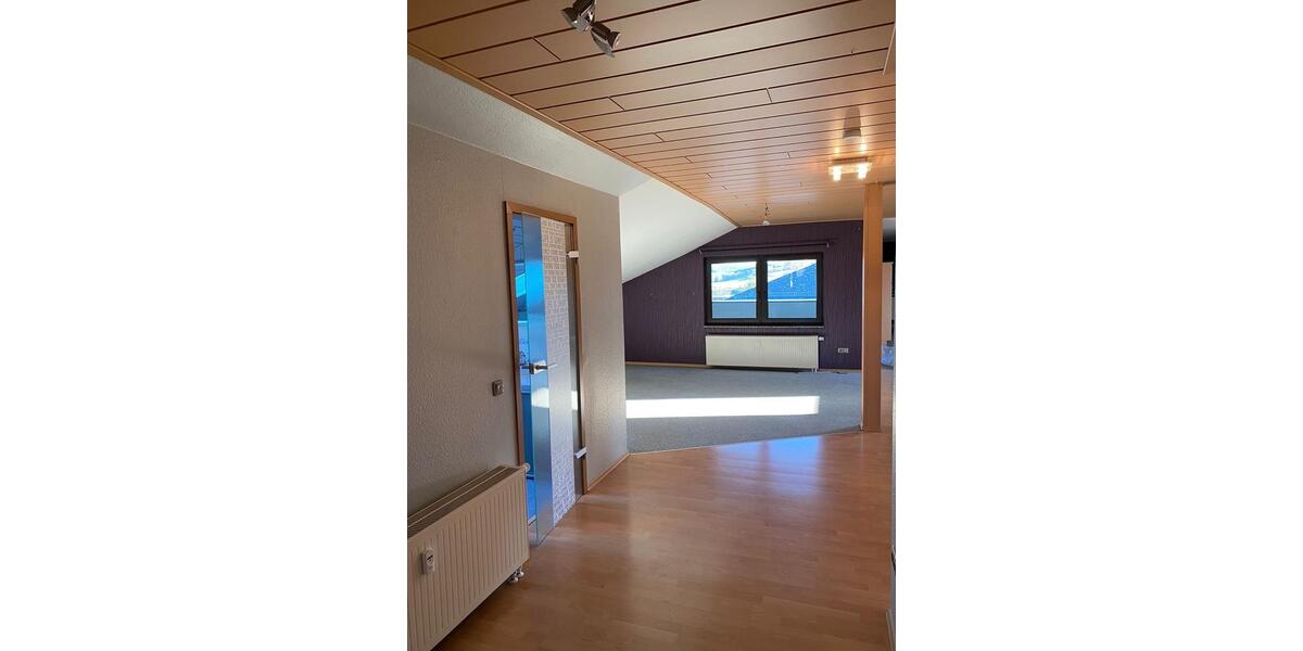 Dachgeschoßwohnung Hünfelden - 2 Zimmer, 100 m&sup2;, 800&euro; | Angebot:24868904