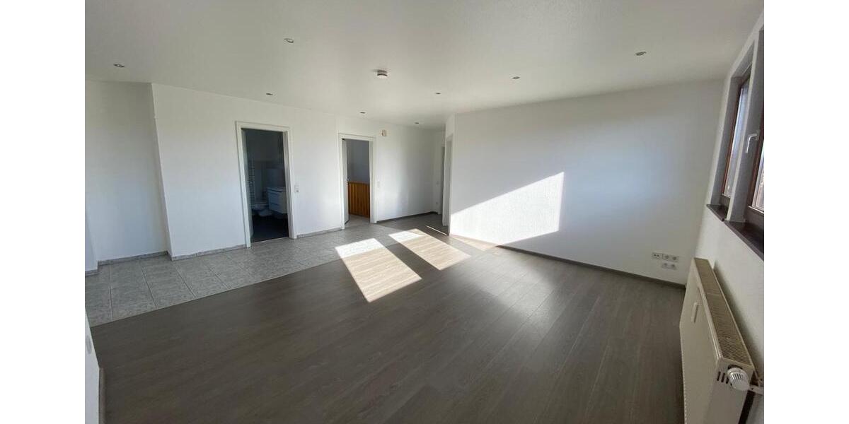 Dachgeschoßwohnung Marburg Marbach - 3 Zimmer, 95 m&sup2;, 760&euro; | Angebot:26557388