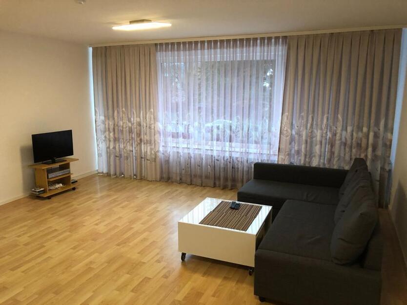 Attraktive 4-Zimmer Wohnung mit EBK, Balkon und Garage zimmer