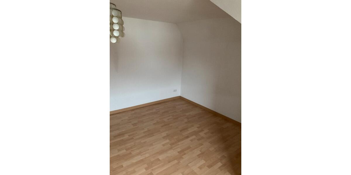 Dachgeschoßwohnung Nidda - 3 Zimmer, 70 m&sup2;, 570&euro; | Angebot:24586356