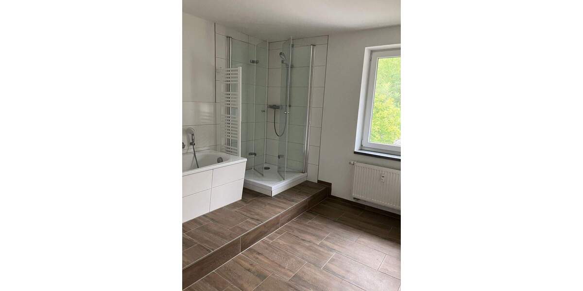 Etagenwohnung Lunzenau - 4 Zimmer, 110 m&sup2;, 462&euro; | Angebot:25895845