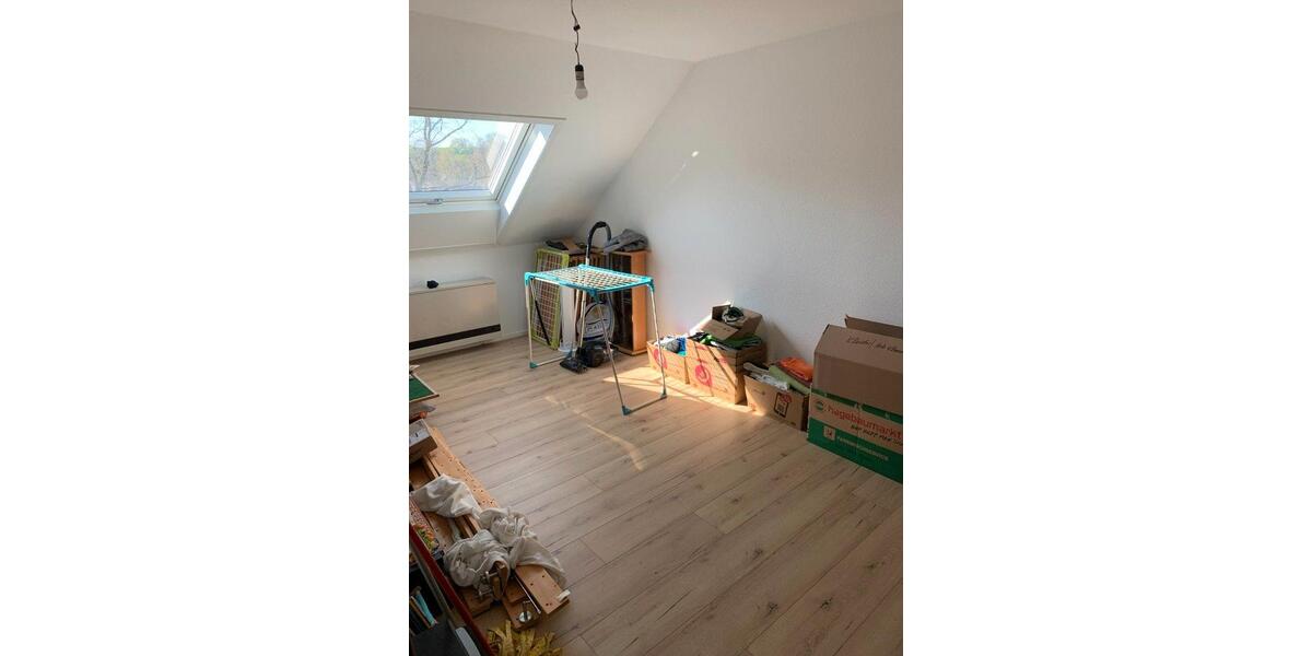 Dachgeschoßwohnung Neuffen - 4 Zimmer, 114 m&sup2;, 1.200&euro; | Angebot:26150486