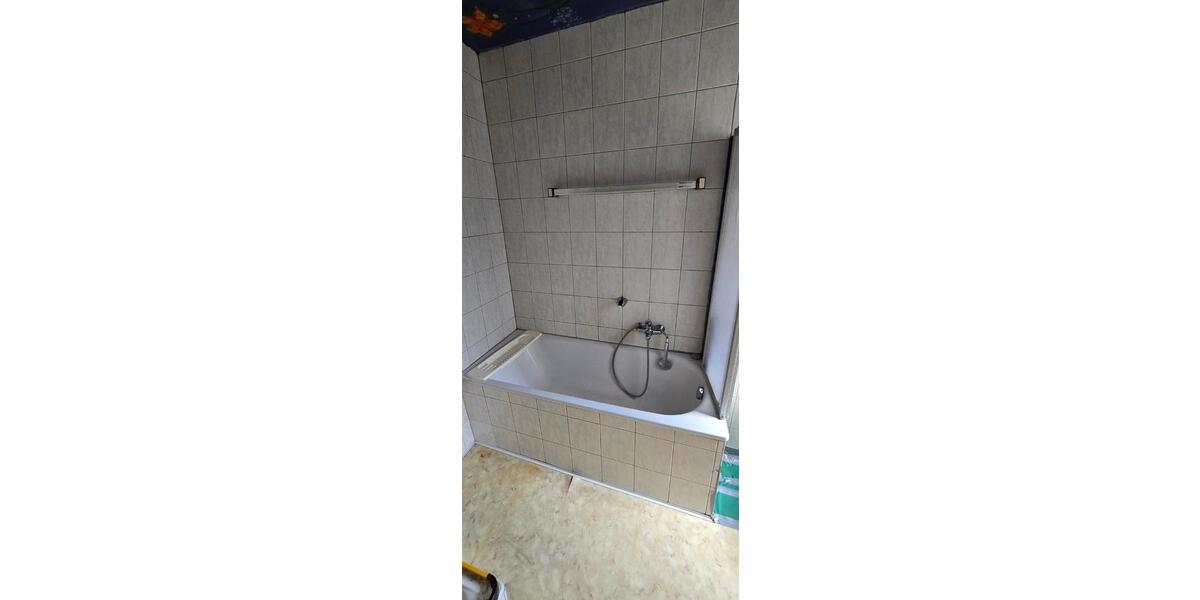 Etagenwohnung Meiningen - 4 Zimmer, 100 m&sup2;, 600&euro; | Angebot:23682247