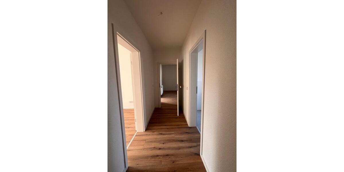 Etagenwohnung Weißenfels - 4 Zimmer, 95 m&sup2;, 730&euro; | Angebot:24672946