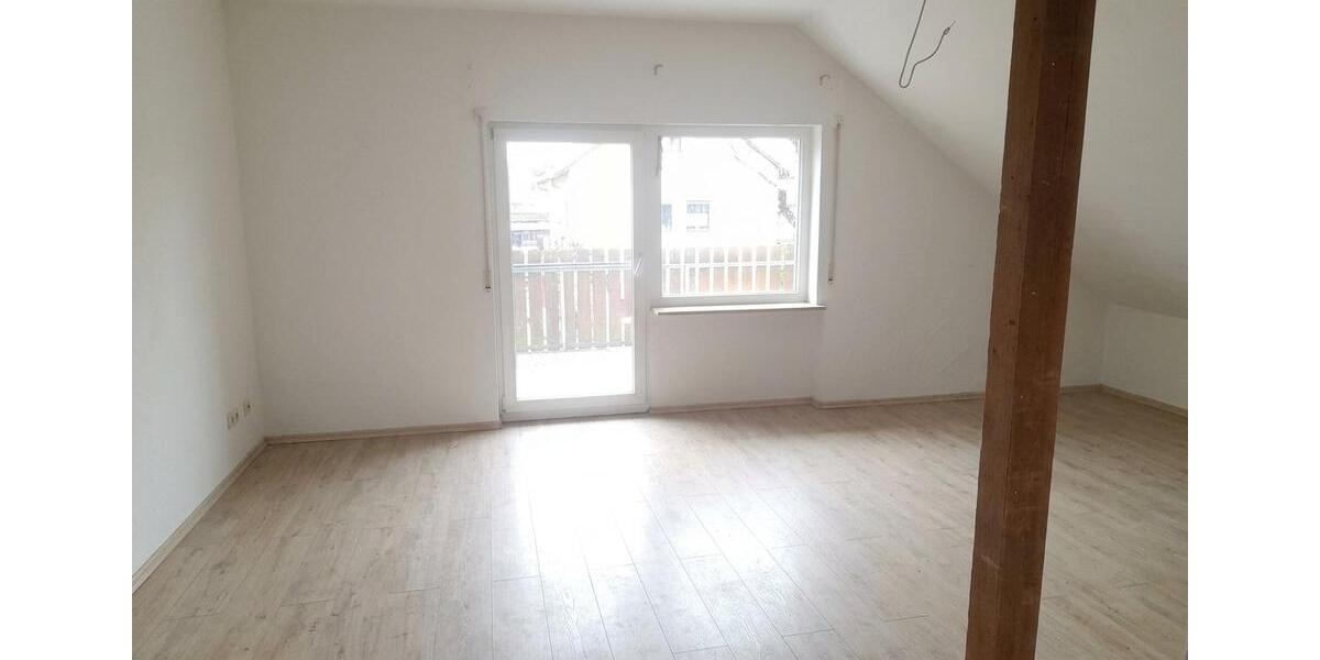 Dachgeschoßwohnung Schwanstetten - 3 Zimmer, 80 m&sup2;, 800&euro; | Angebot:26265598