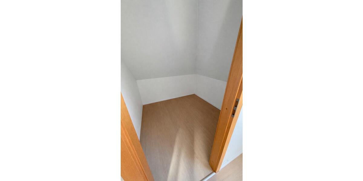 Einfamilienhaus Brunsbüttel - 7.5 Zimmer, 185 m&sup2;, 1.600&euro; | Angebot:25073557